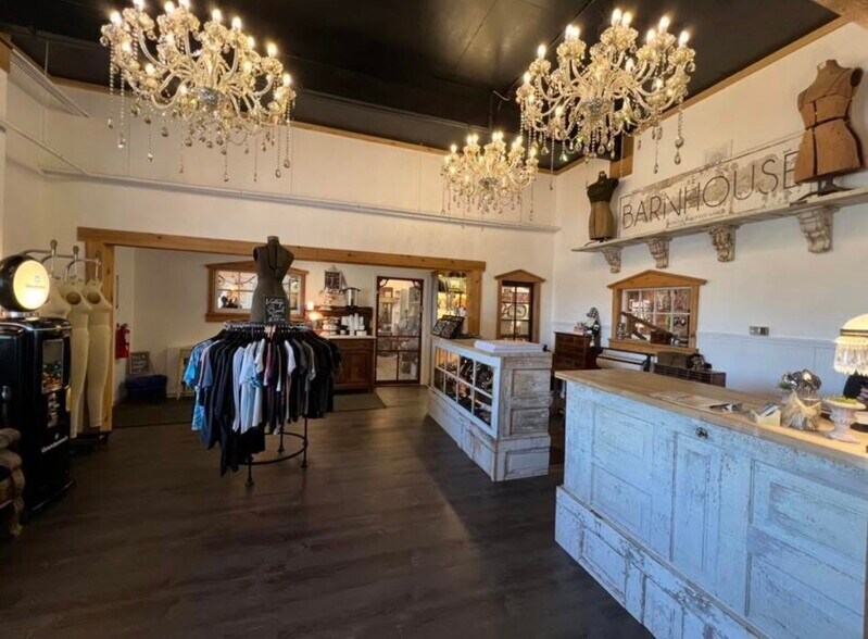 More Photos Of 4034-4036 Grand Blanc Rd, Swartz Creek Freestanding For Sale