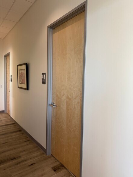 More Photos Of 7421 S 89th Pl, Mesa Showroom For Lease