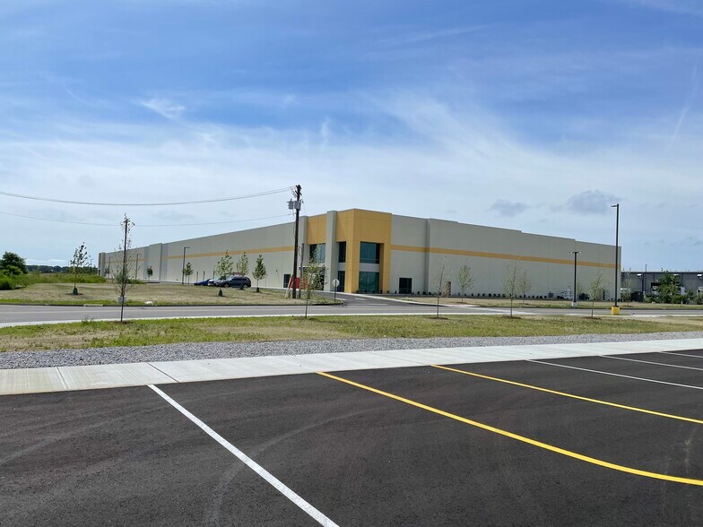 975 Lordship Blvd, Stratford, CT 06615 Industrial