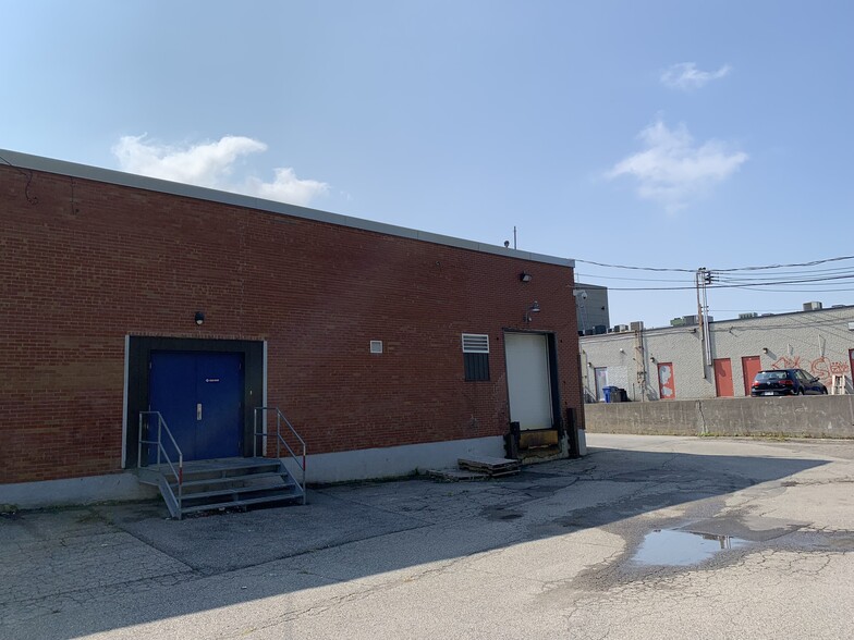More Photos Of 295-297 Av Labrosse, Pointe-claire Storefront For Lease