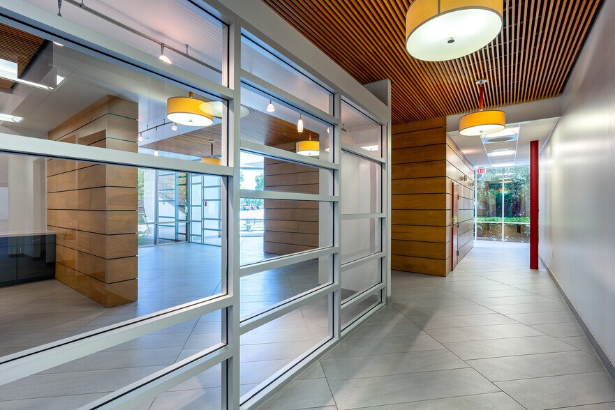 More Photos Of 2105 Rutherford Rd, Carlsbad Research And Development For Lease