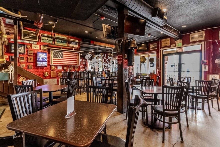 More Photos Of 536 4th St, Bremerton Storefront For Sale