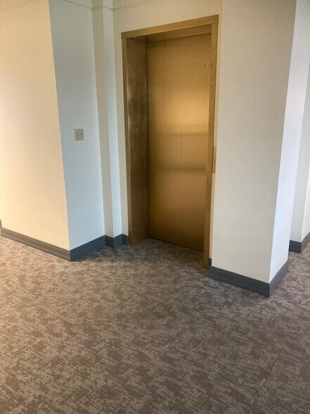 More Photos Of 3510 Clinton Pl, Lawrence Medical For Lease