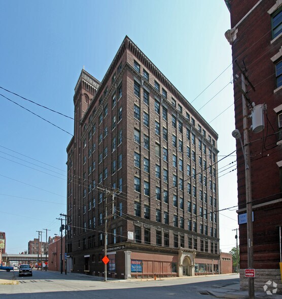 More Photos Of 1300 W 13th St, Kansas City Warehouse For Lease