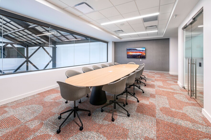 More Photos Of 201 N Illinois St, Indianapolis Office For Lease