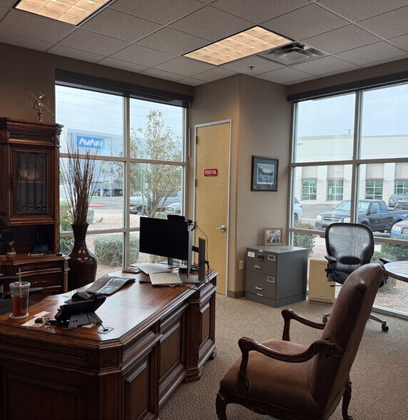 More Photos Of 6849 W Frye Rd, Chandler Manufacturing For Lease
