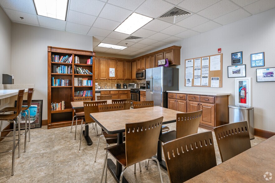 More Photos Of 18750 Interstate 45, Spring Unknown For Lease