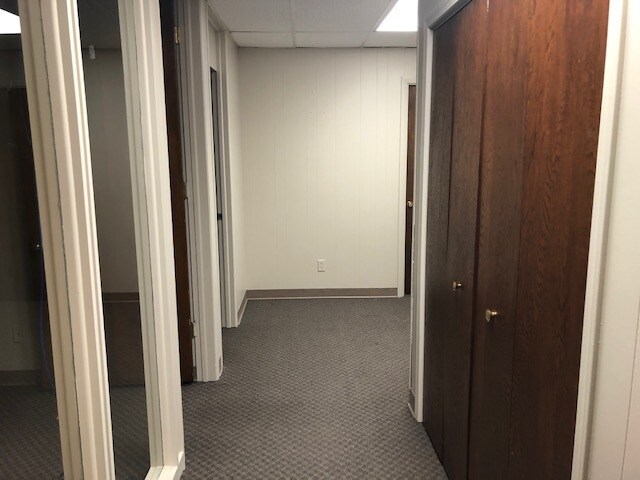 More Photos Of 2310 E Oakland Ave, Bloomington Office For Lease