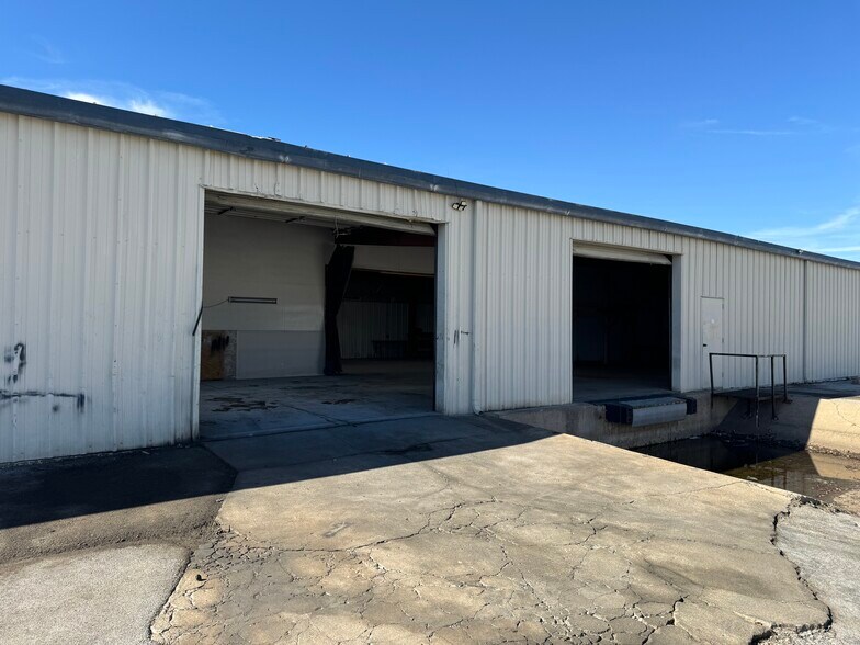 More Photos Of 10826 E Newton Pl, Tulsa Service For Lease