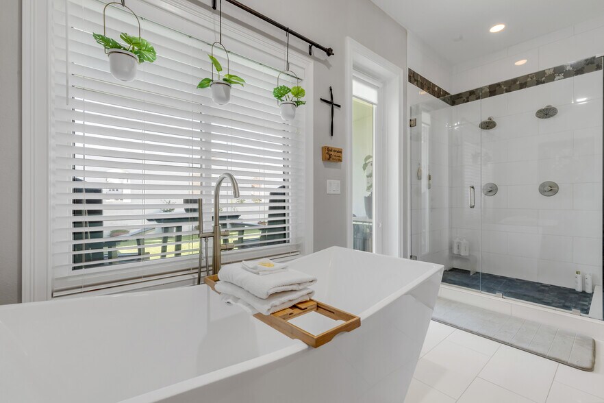 More Photos Of 136 Julia St, New Smyrna Beach Flex For Sale