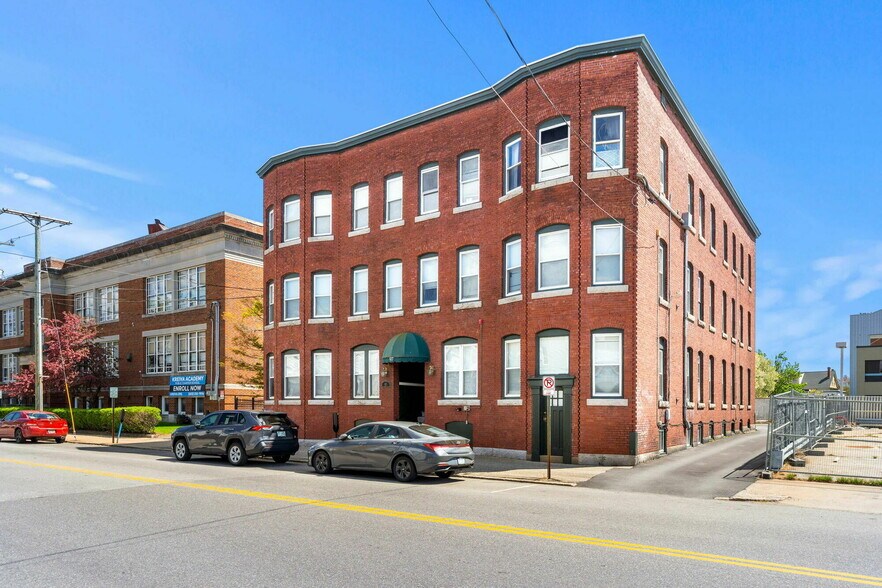 More Photos Of 97 Bridge St, Manchester Apartments For Sale