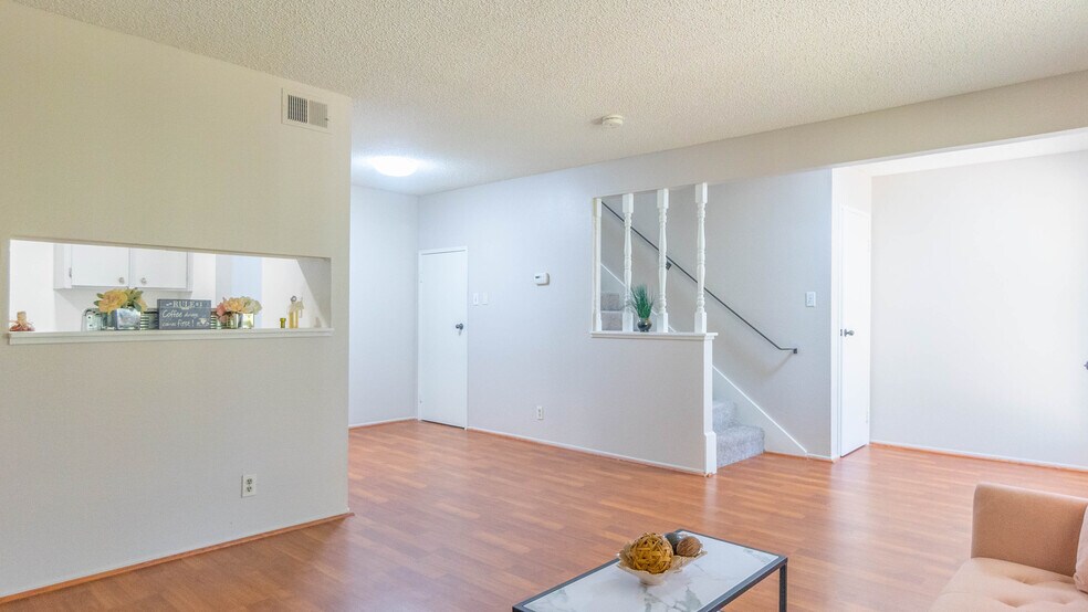 More Photos Of 1093 Del Rio Circle, Concord Apartments For Sale