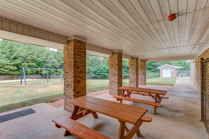 More Photos Of 495 Harbins Rd, Dacula Daycare Center For Sale