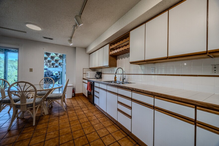 More Photos Of 2399 Twin Rivers Pt, Camdenton Trailer Camper Park For Sale