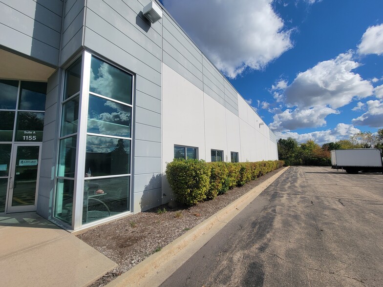 More Photos Of 1155 Bowes Rd, Elgin Warehouse For Lease