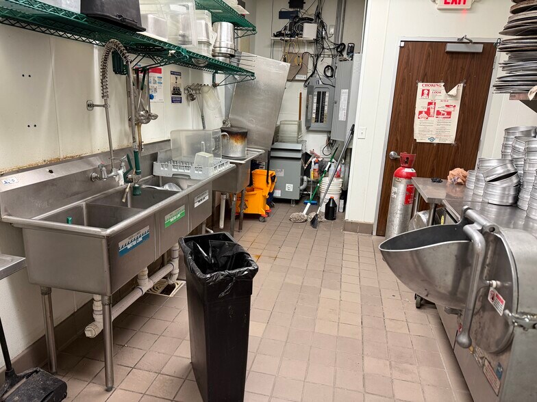 More Photos Of 11805-11921 Westheimer Rd, Houston Fast Food For Lease