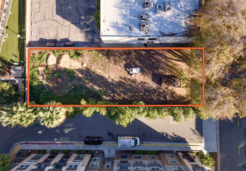 More Photos Of 22045 Clarendon St, Woodland Hills Land For Sale