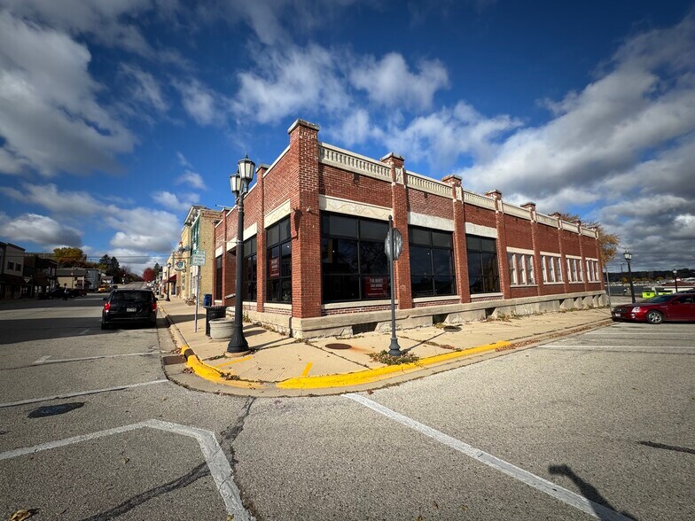 Primary Photo Of 203 Ellis St, Kewaunee Office For Sale