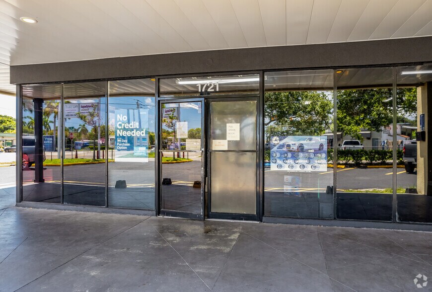 More Photos Of 1717-1721 9th St W, Bradenton Freestanding For Lease