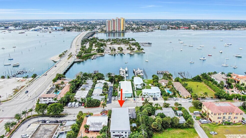 More Photos Of 2638 Lake Dr, Riviera Beach Apartments For Sale