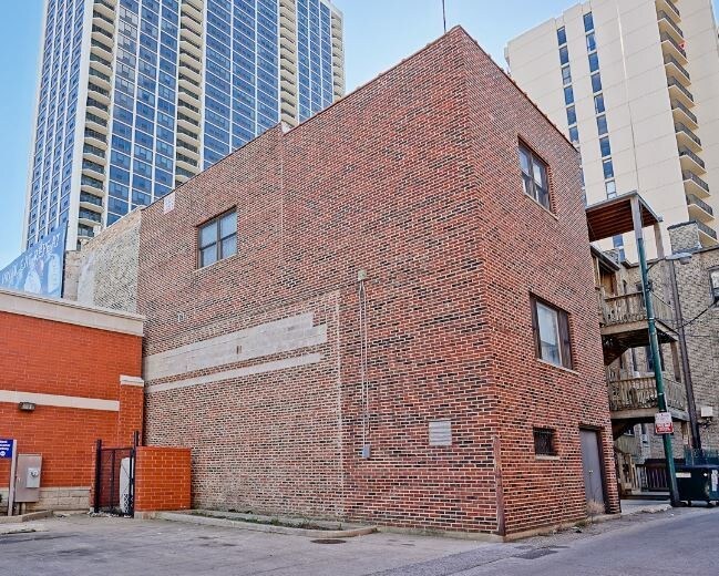More Photos Of 1556 N Lasalle Dr, Chicago Storefront Retail Residential For Lease