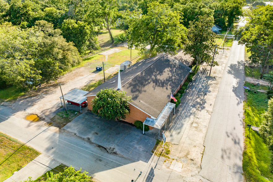 Primary Photo Of 629 E Bernard St, West Columbia General Retail For Sale