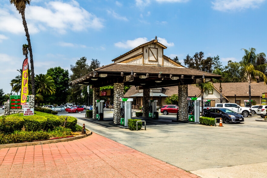 More Photos Of 555 W Bonita Ave, San Dimas Carwash For Sale