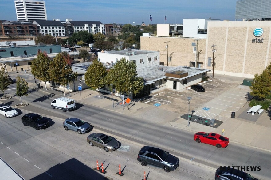 Primary Photo Of 205 E Main St, Richardson Restaurant For Lease