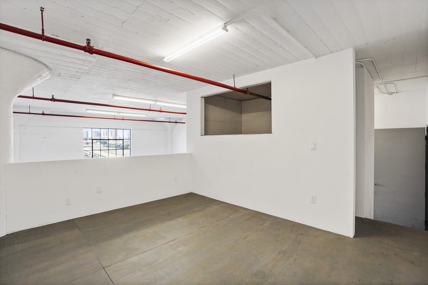 More Photos Of 1340 E 6th St, Los Angeles Manufacturing For Lease