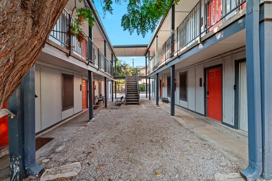 More Photos Of 1501 Kinney Ave, Austin Apartments For Sale
