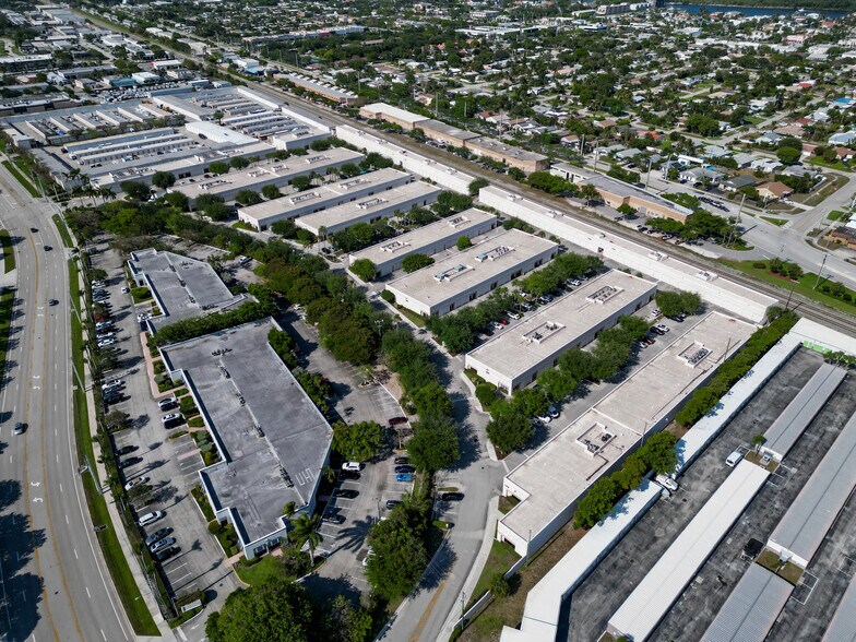 More Photos Of 3500 NW Boca Raton Blvd, Boca Raton Flex For Lease