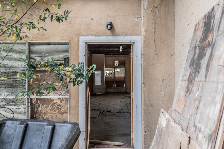 More Photos Of 1405 S Flores St, San Antonio Hospitality For Lease