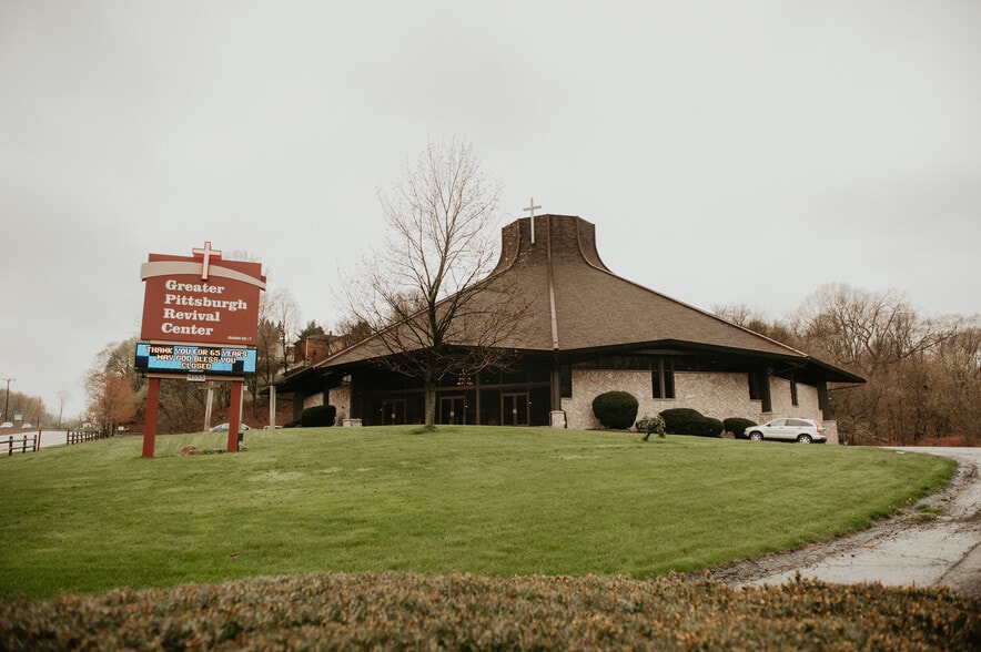 Primary Photo Of 4555 McKnight Rd, Pittsburgh Specialty For Sale
