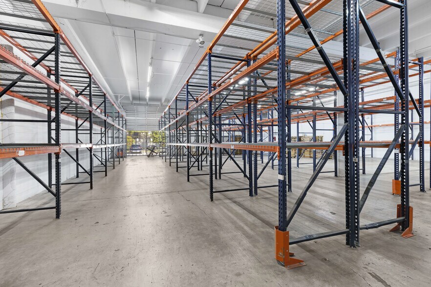 More Photos Of 5501-5595 NW 74th Ave, Miami Warehouse For Lease