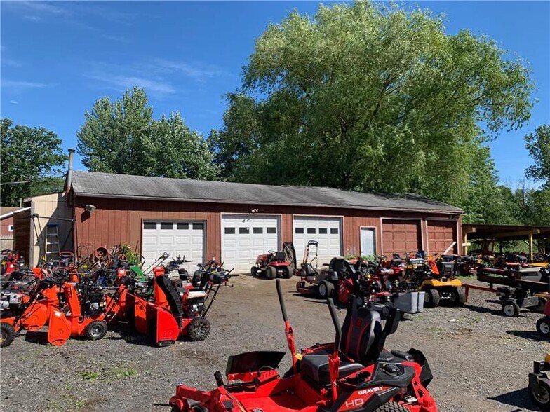 More Photos Of 5280 Caughdenoy Rd, Clay General Retail For Sale