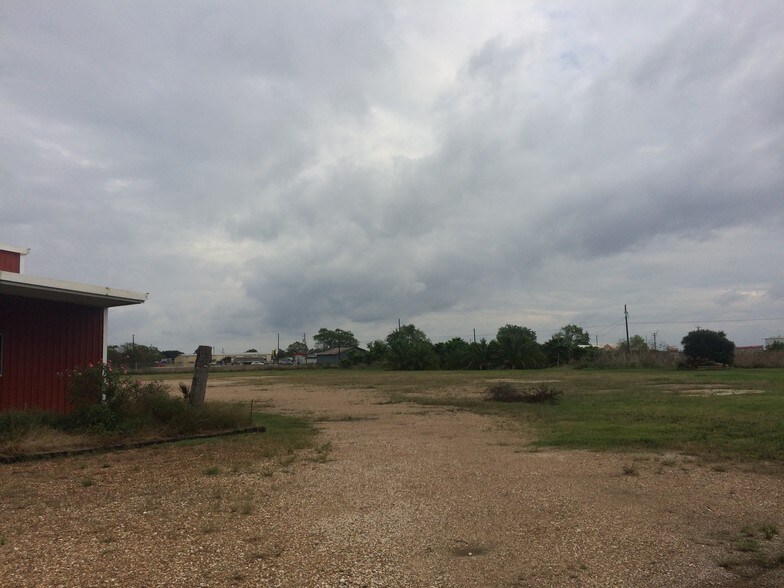 More Photos Of 204 Glen Flora Rd, Eagle Lake Land For Sale