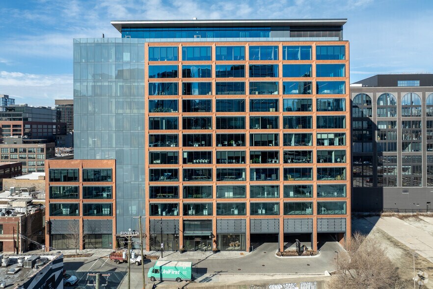 More Photos Of 320 N Sangamon St, Chicago Office For Lease
