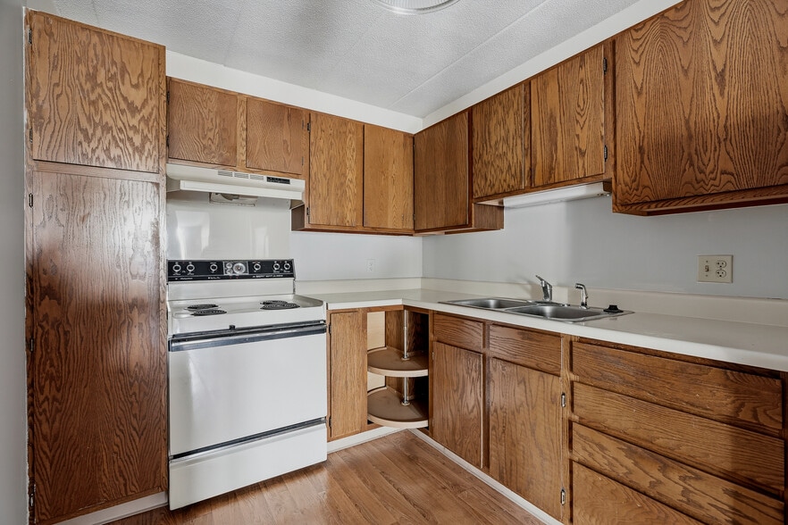 More Photos Of 985 Ivy Ave E, Saint Paul Apartments For Sale