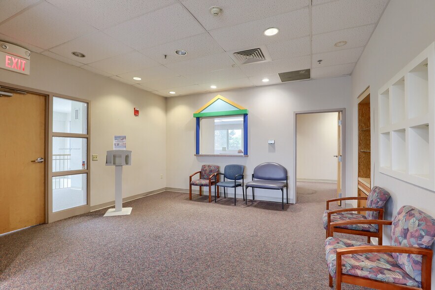 More Photos Of 1991 State Hill Rd, Wyomissing Medical For Lease