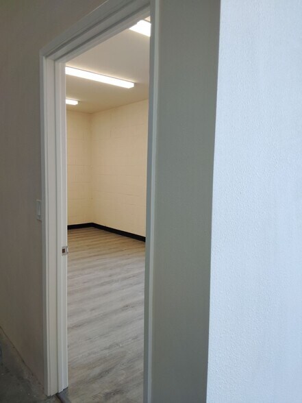 More Photos Of 16187 Yucca St, Hesperia Warehouse For Sale