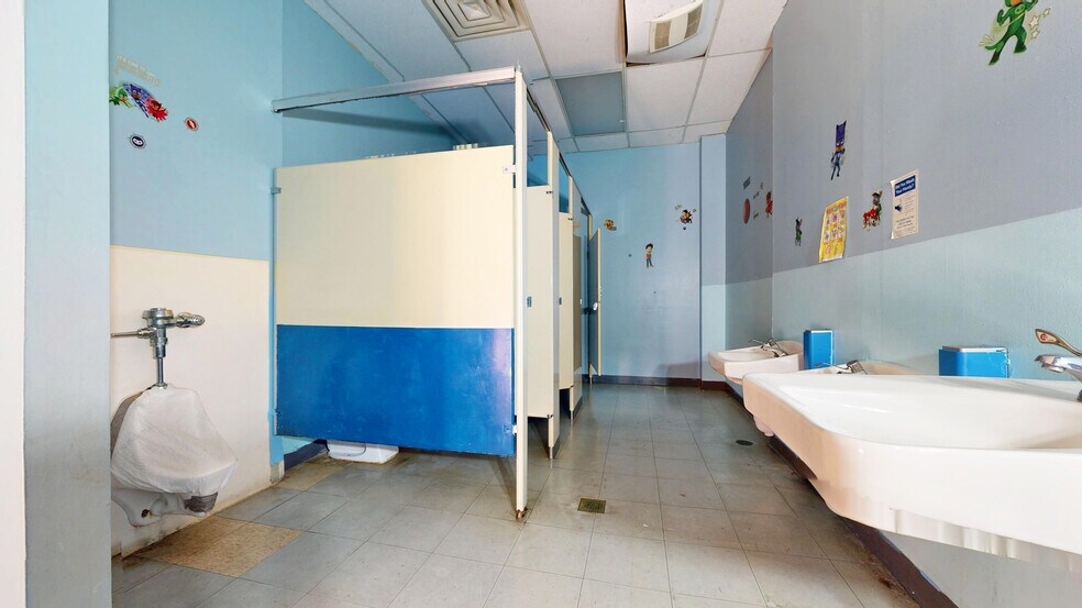 More Photos Of 45 S New York Ave, Galloway Unknown For Lease