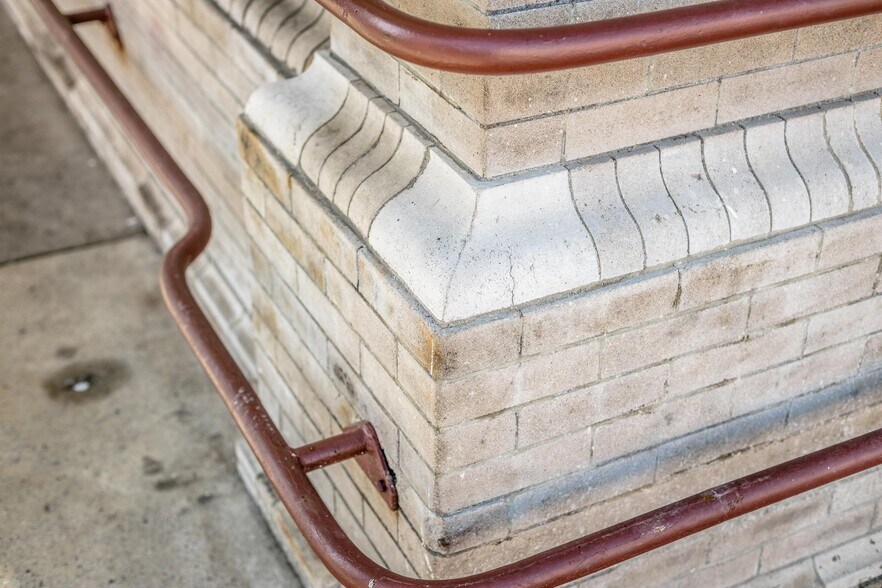 More Photos Of 12 Middlebrook Ave, Staunton Restaurant For Lease