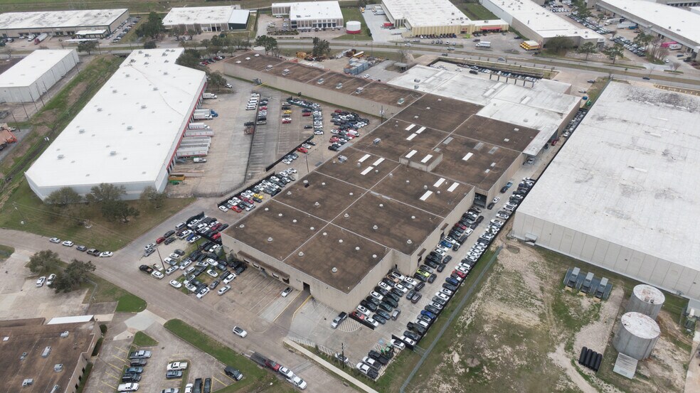 More Photos Of 8100 Kempwood Dr, Houston Manufacturing For Lease