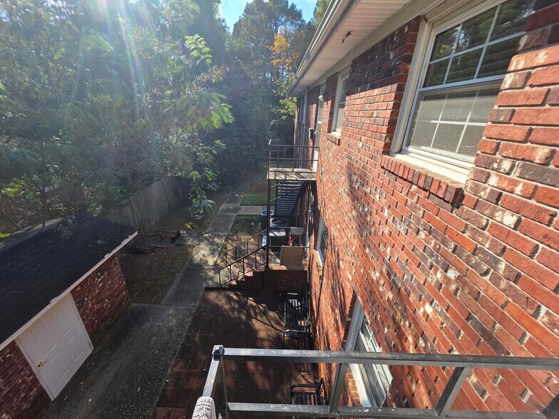 More Photos Of 1101 Comanchee Trl, West Columbia Multifamily For Sale