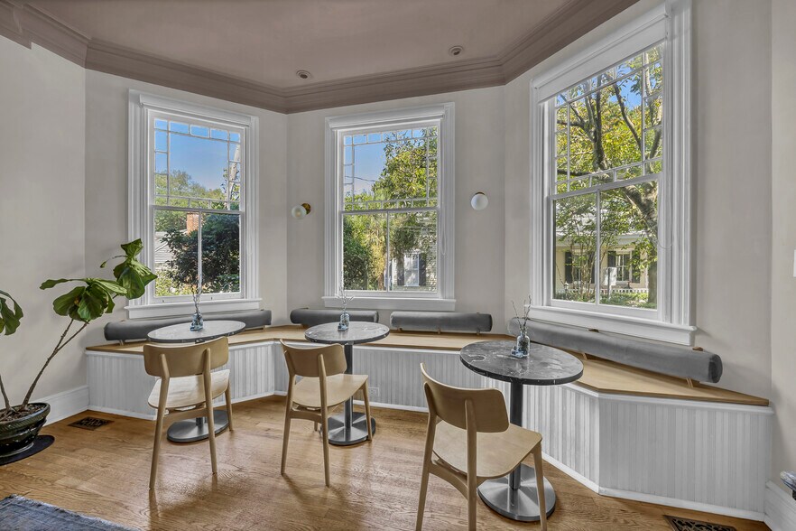 More Photos Of 118 S 4th St, Wilmington Hospitality For Sale