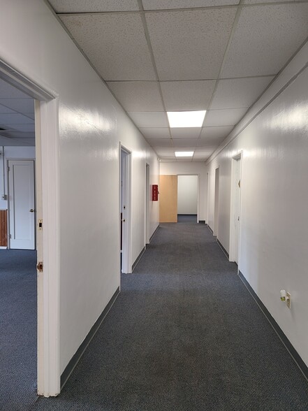 More Photos Of 7109 Woodlawn Ave NE, Seattle Storefront Retail Office For Lease