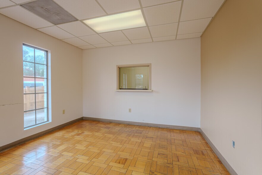 More Photos Of 208 Marengo St, Florence Healthcare For Lease