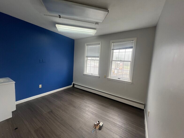 More Photos Of 87-89 Main St, Rutland Freestanding For Lease