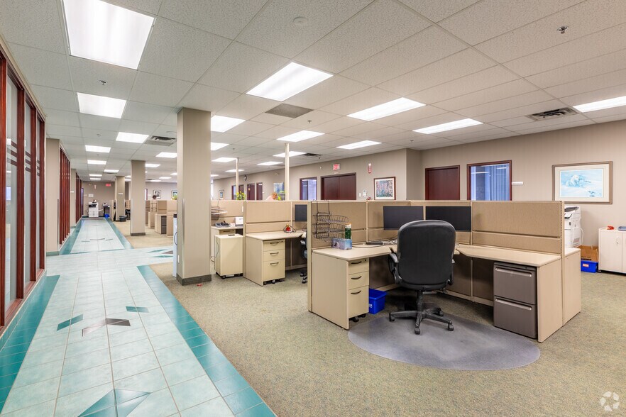 More Photos Of 475 Admiral Blvd, Mississauga Warehouse For Lease