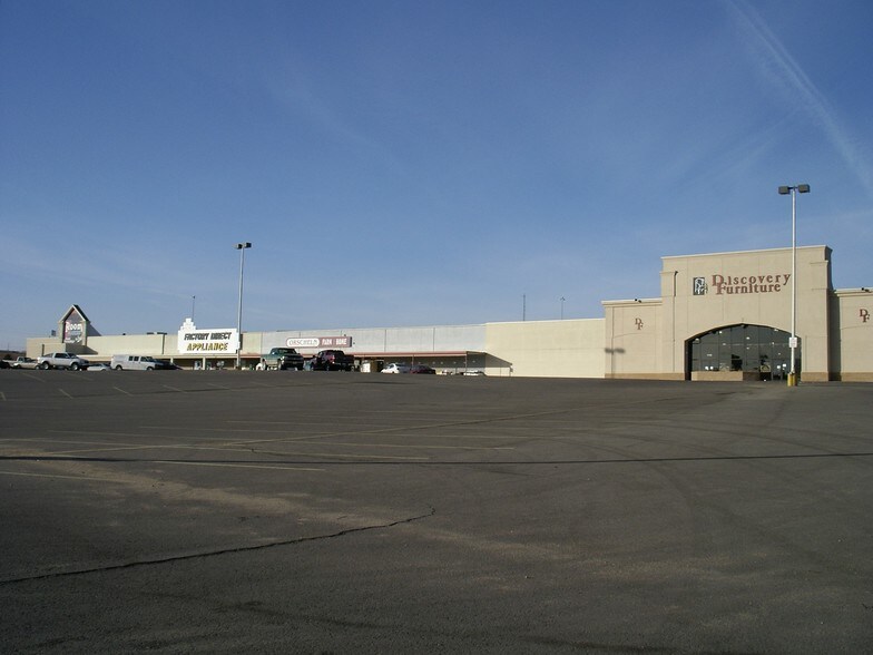 More Photos Of 1133 SW Wanamaker Rd, Topeka General Retail For Sale